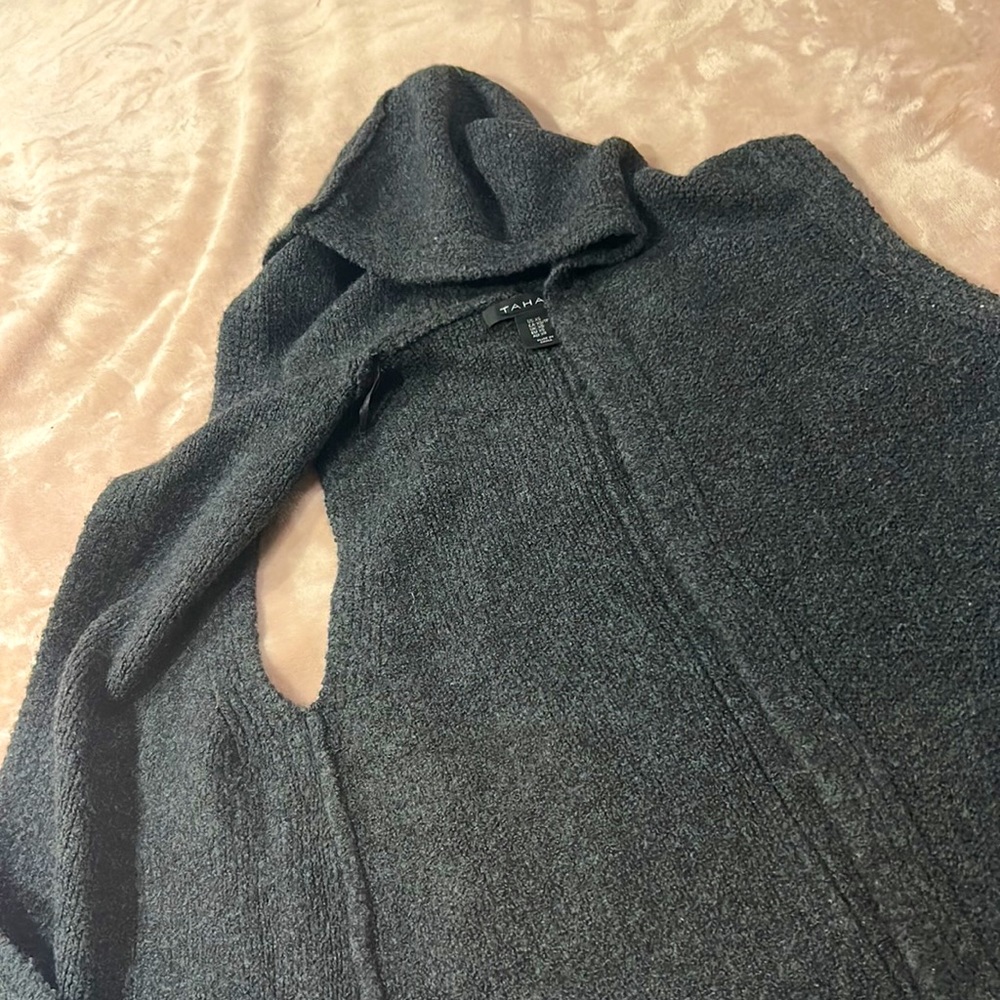 Long, hooded sweater vest.  Size XS - Picture 2 of 7